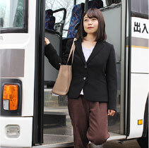 藤木もえ 出社