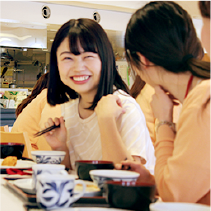 藤木もえ 昼食